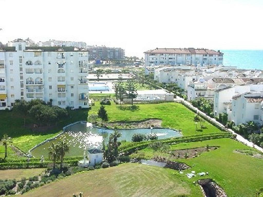 Apto. Urbanizacion Laguna Beach, 1ª Linea De Playa Torrox Ngoại thất bức ảnh